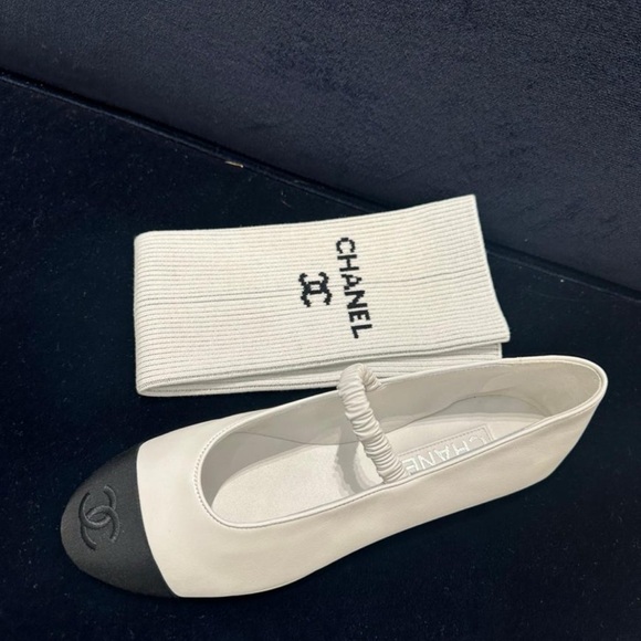 Chanel Cruise 2024 Lambskin Grosgrain Cap Toe Ballerina Flats w/ Leg Warmers 39 - Picture 15 of 15